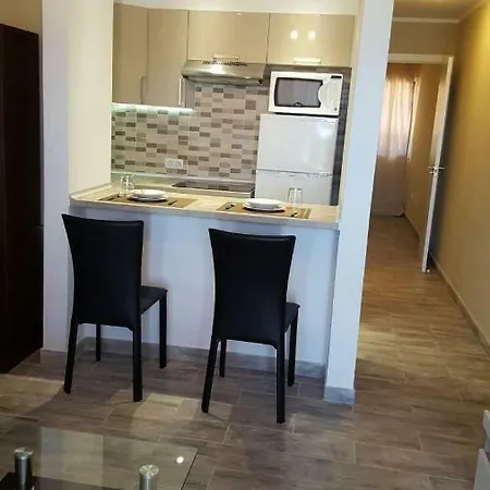 Simon House Cristianos Лос Кристианос